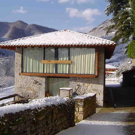 Apartamentos Rurales El Lleron Caso Eksteriør bilde