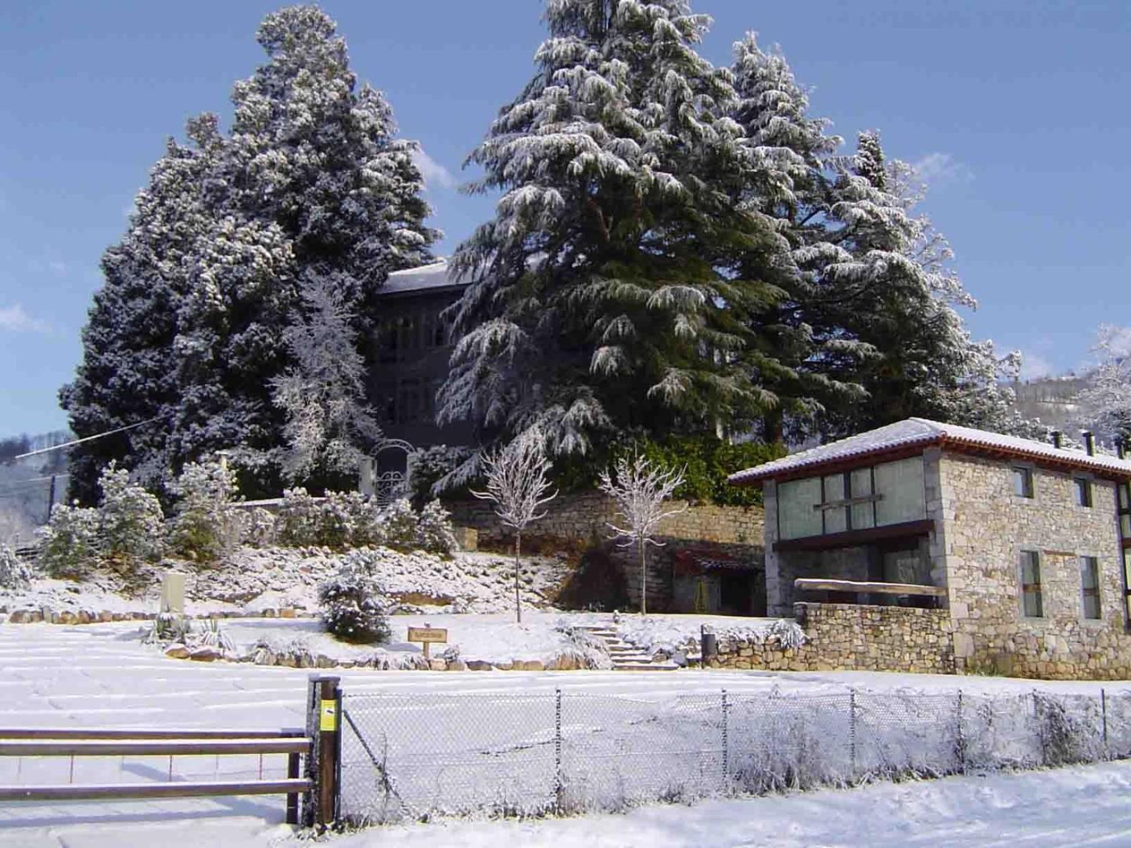 Apartamentos Rurales El Lleron Caso Eksteriør bilde