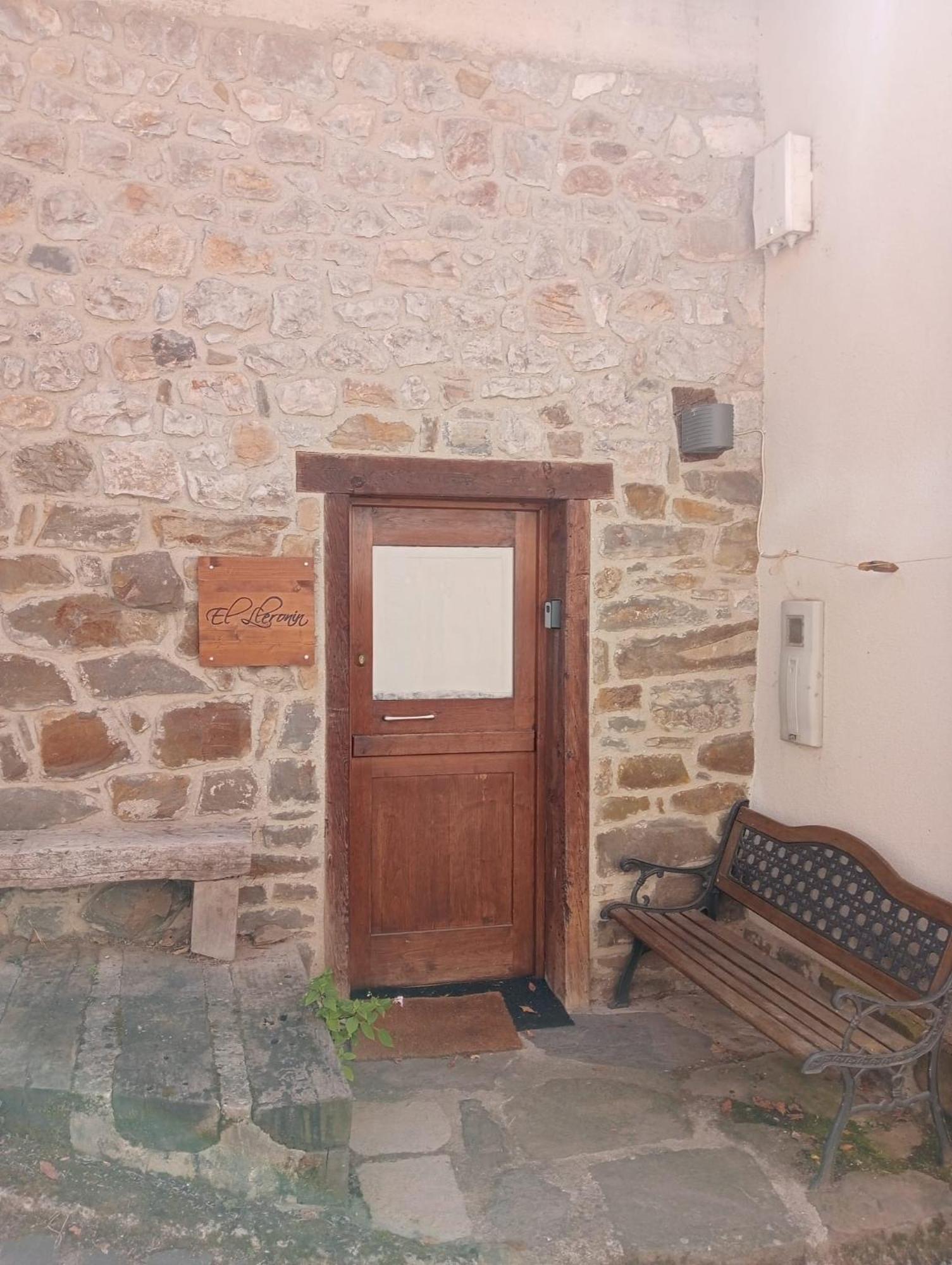 Apartamentos Rurales El Lleron Caso Eksteriør bilde
